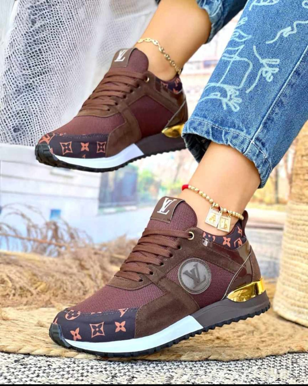 Tenis Louis Vuitton Run Away – Estilo Deportivo y Elegancia Casual
