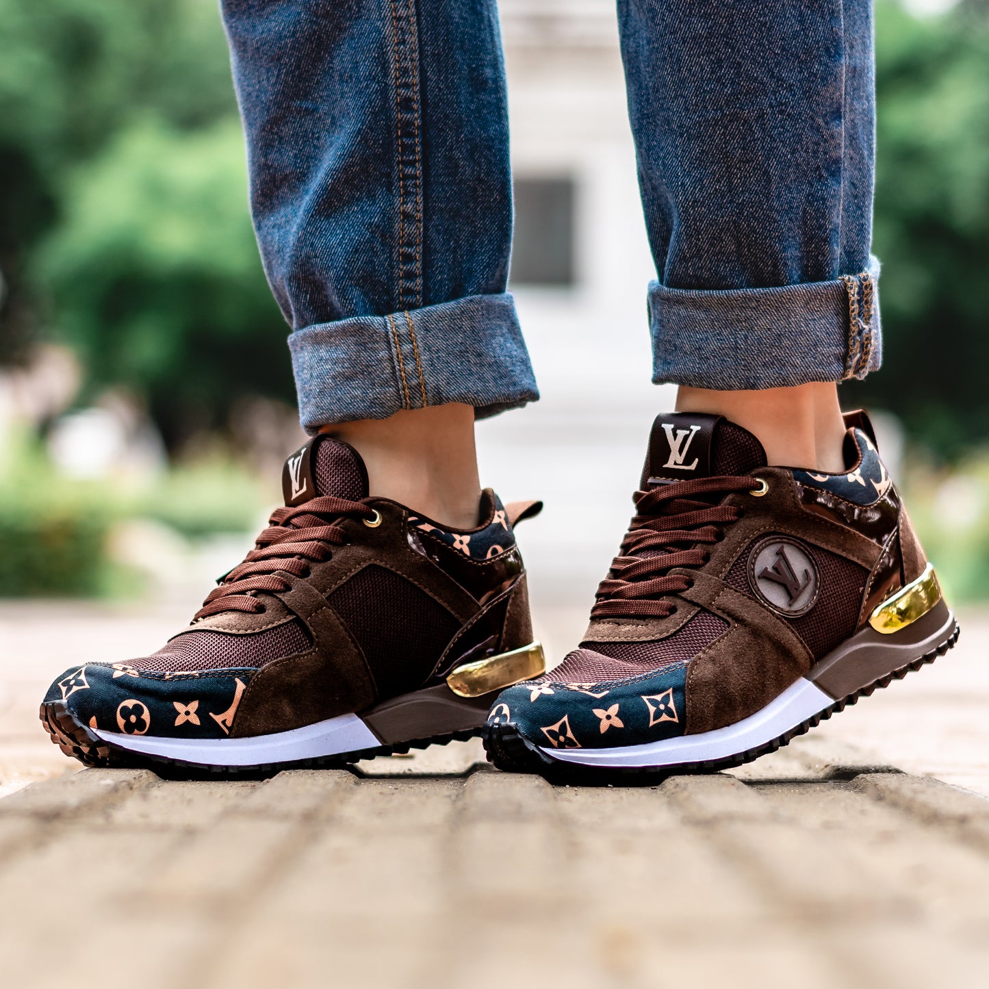 Tenis Louis Vuitton Run Away – Estilo Deportivo y Elegancia Casual