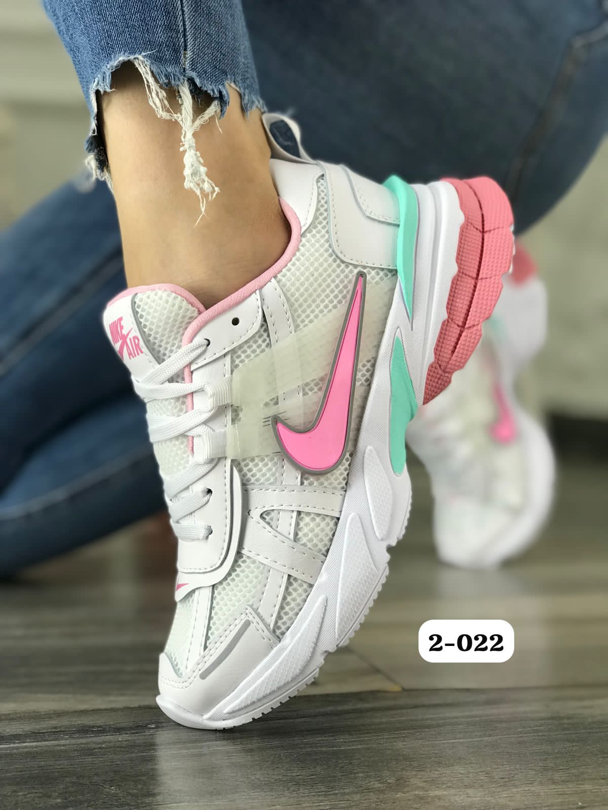 Tenis Nike Air Vomero - Moda y Comodidad Deportiva