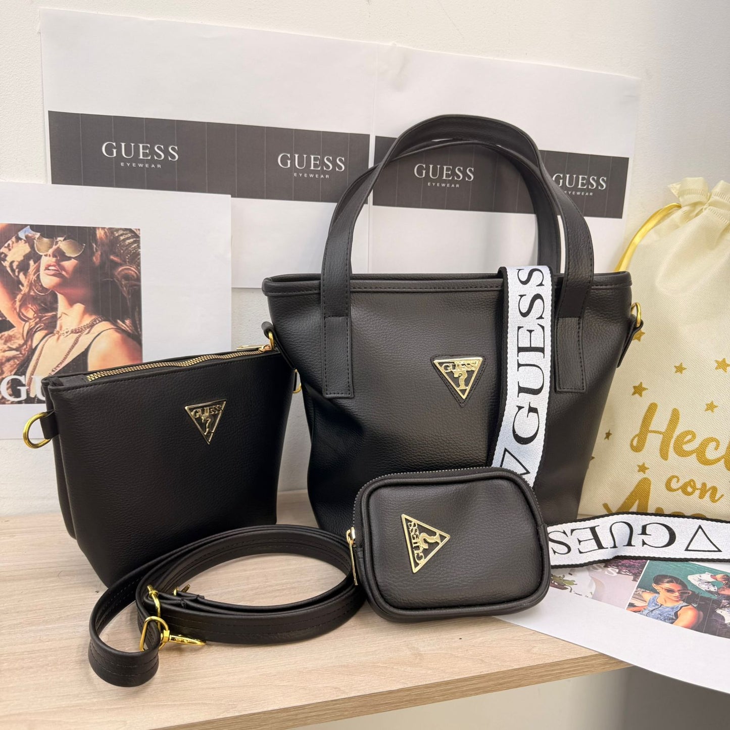 Set de Bolsos para Mujer Guess – Trio Elegante con Acabados Premium