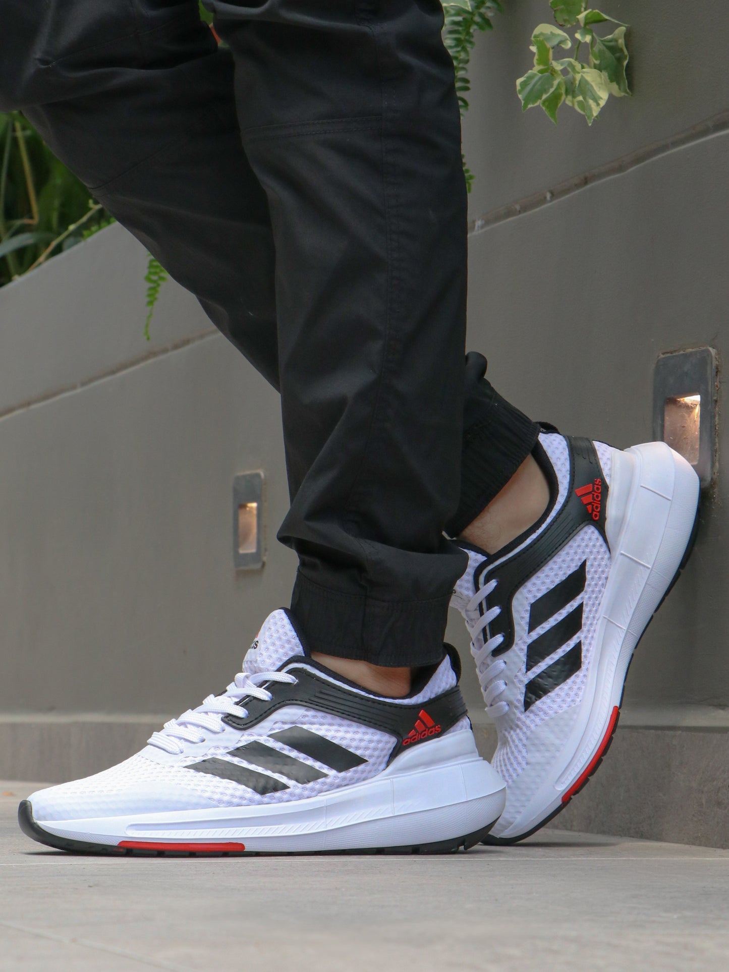 Tenis Adidas para Hombre – Comodidad y Estilo Deportivo