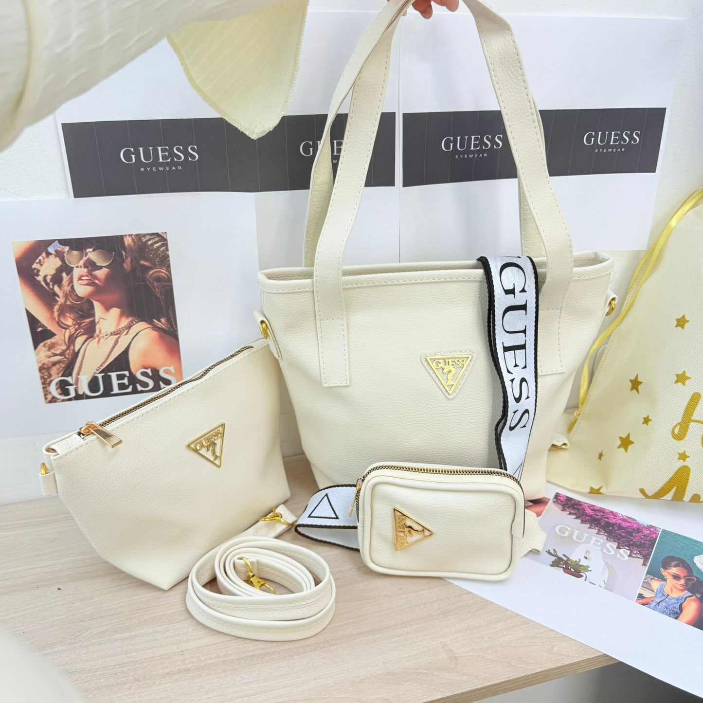 Set de Bolsos para Mujer Guess – Trio Elegante con Acabados Premium