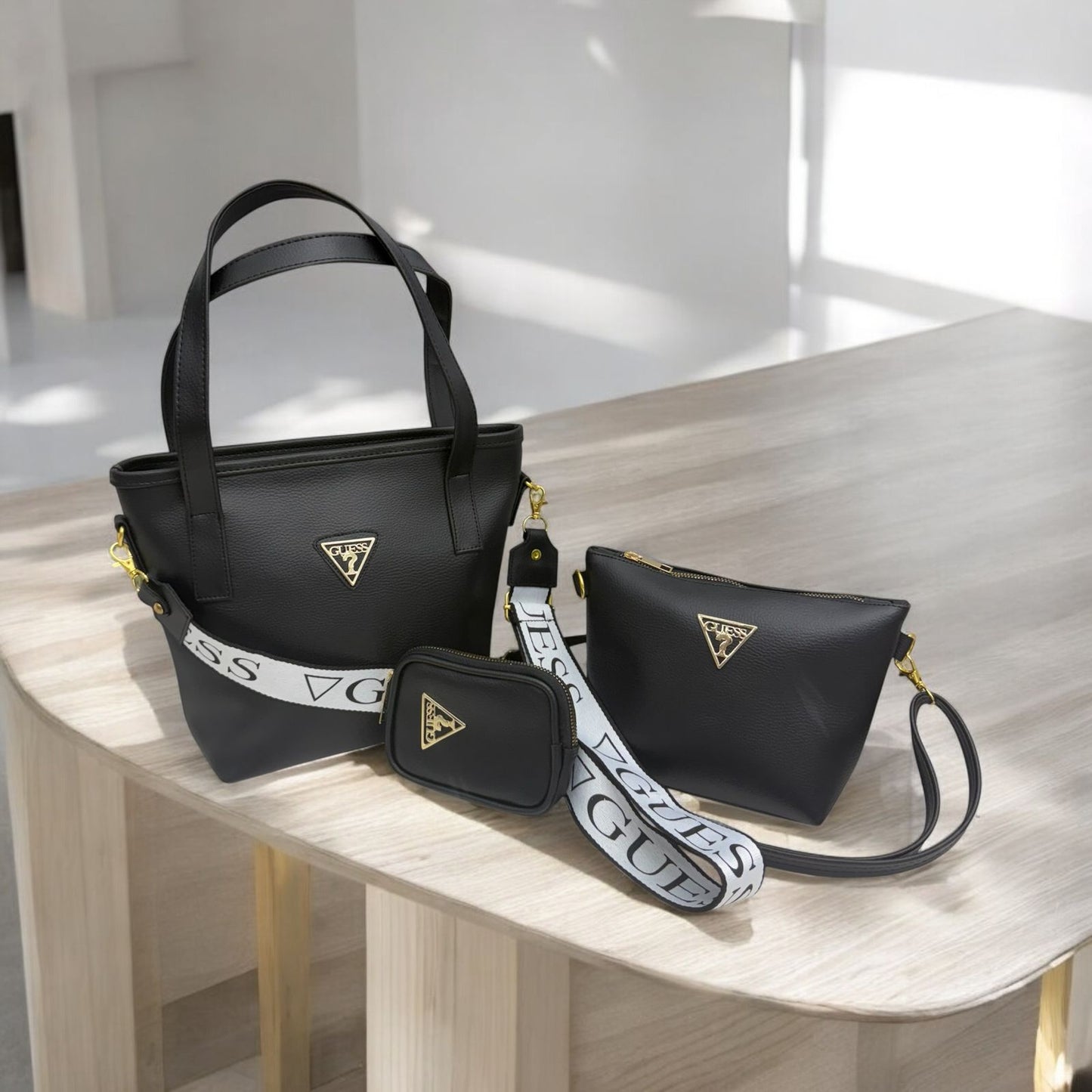Set de Bolsos para Mujer Guess – Trio Elegante con Acabados Premium