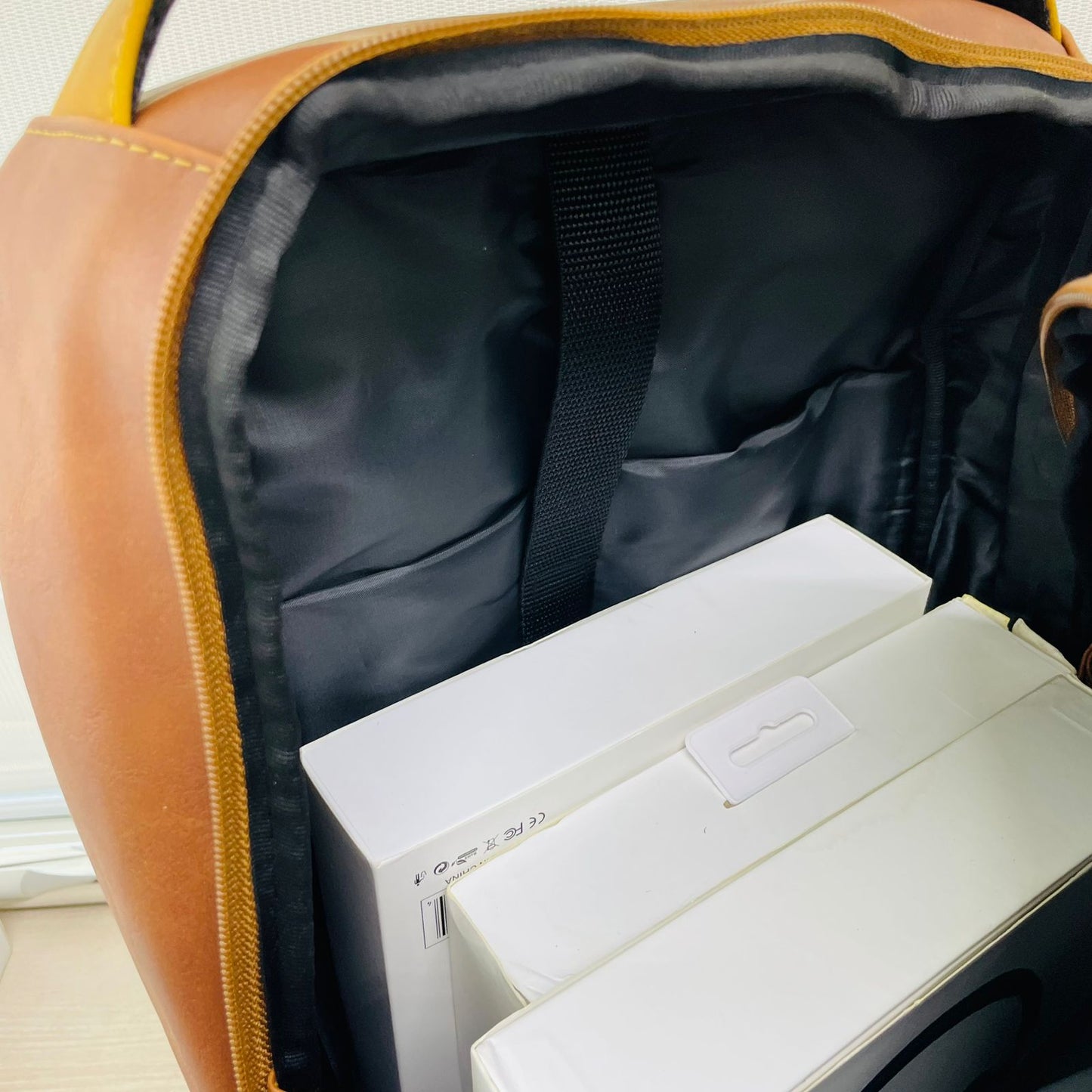 Bolso Vélez para Caballero – Estilo Ejecutivo con Bolsillo para Portátil