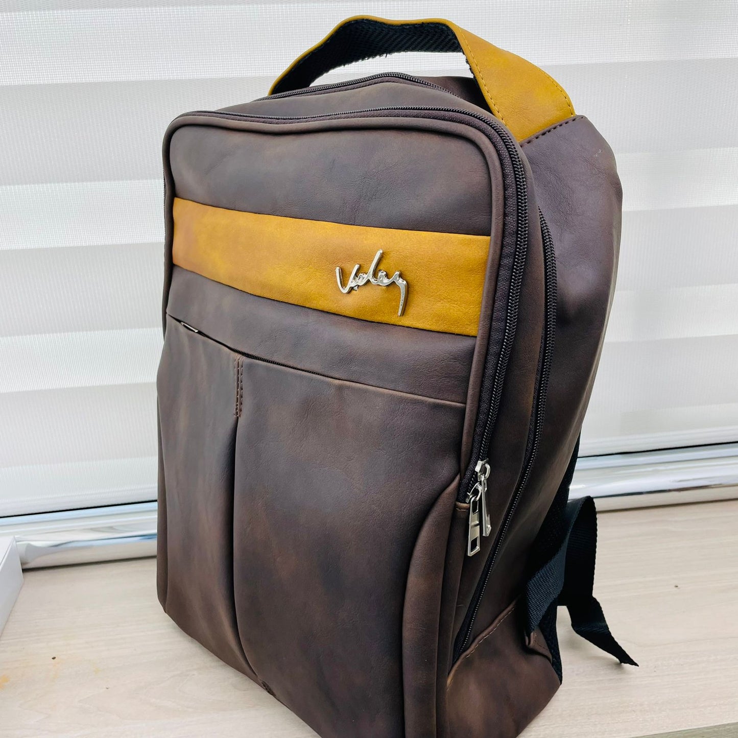 Bolso Vélez para Caballero – Estilo Ejecutivo con Bolsillo para Portátil