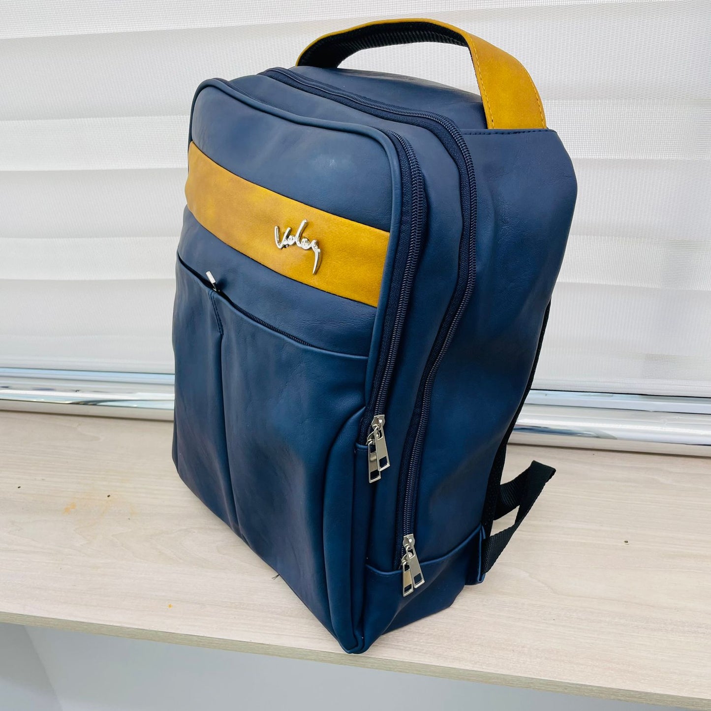 Bolso Vélez para Caballero – Estilo Ejecutivo con Bolsillo para Portátil