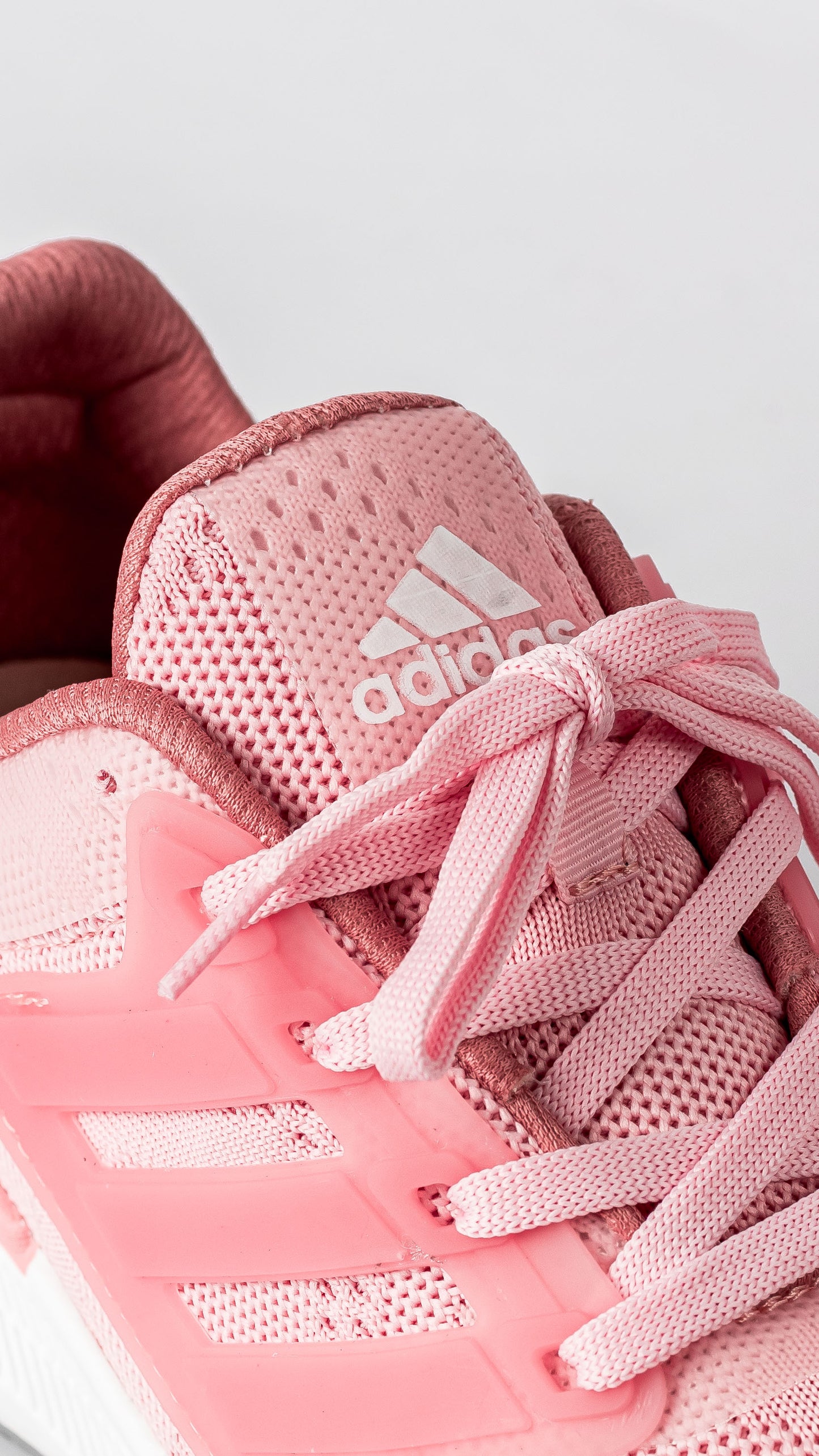 Tenis Adidas Ultraboost para Mujer – Diseño Original y Máximo Confort