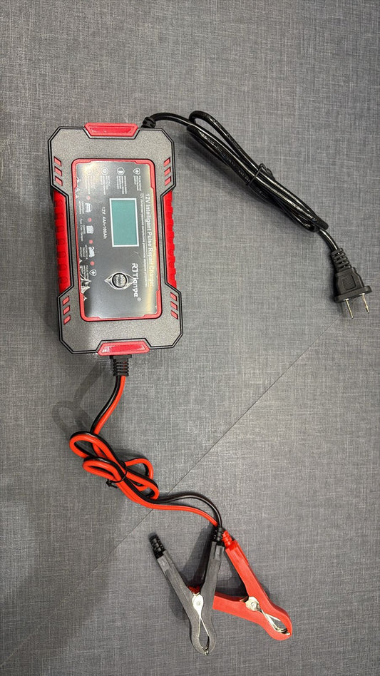 Cargador Inteligente 12V para Baterías de Carro y Moto con Pantalla Digital
