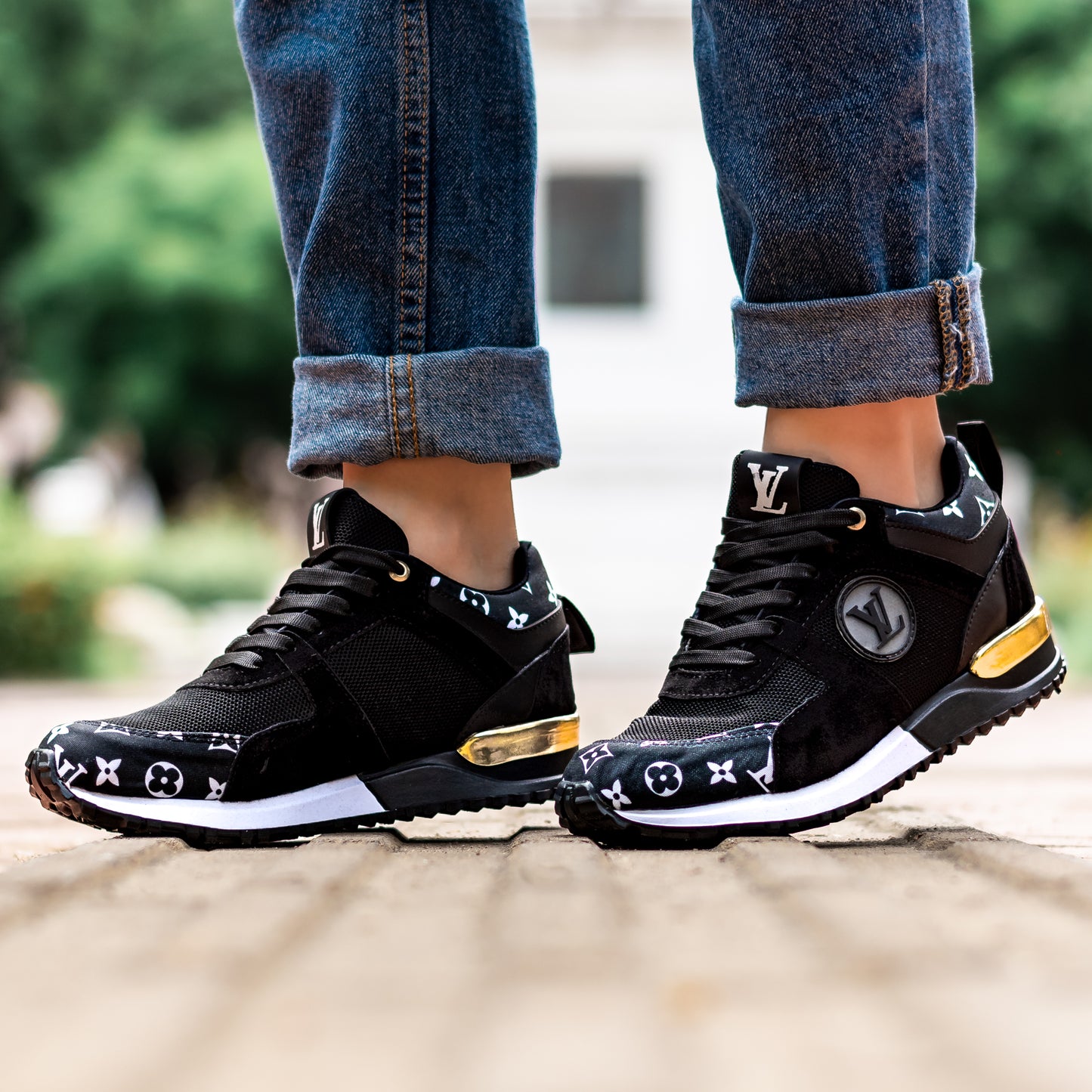 Tenis Louis Vuitton Run Away – Estilo Deportivo y Elegancia Casual