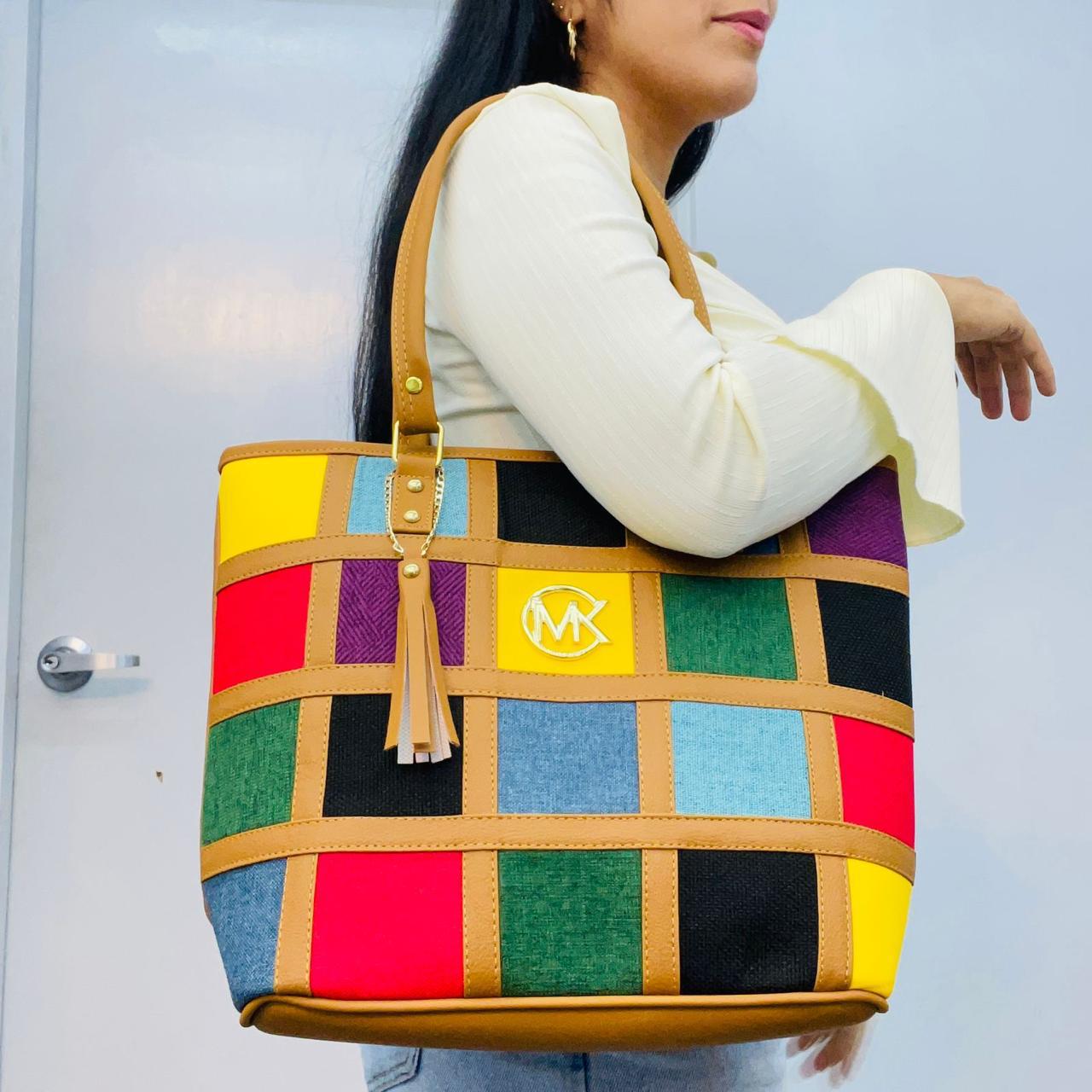 Bolso Michael Kors Edición Rihanna - Elegancia y Versatilidad en Colores Exclusivos