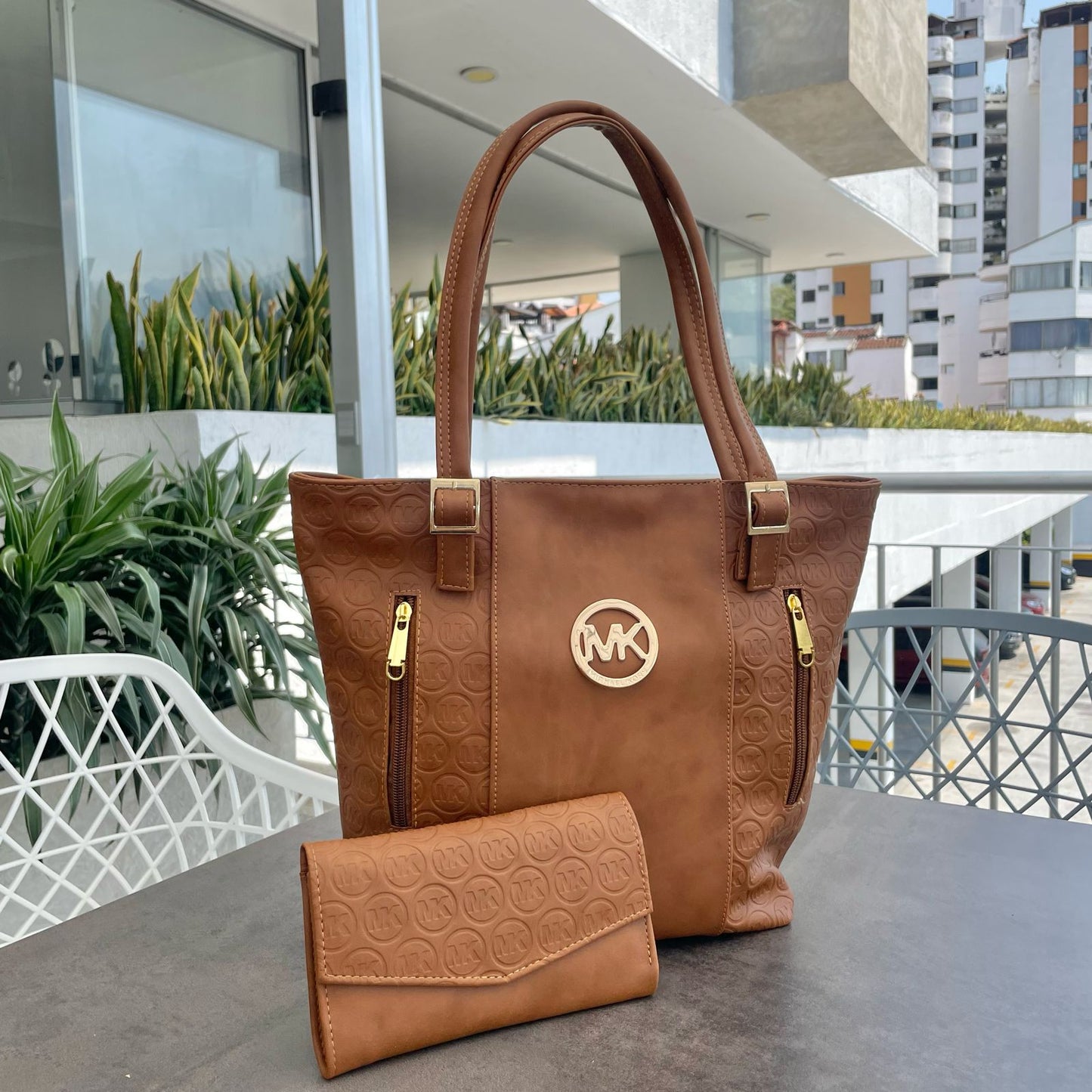 Bolso de Mano Michael Kors Edición Exclusiva con Billetera a Juego