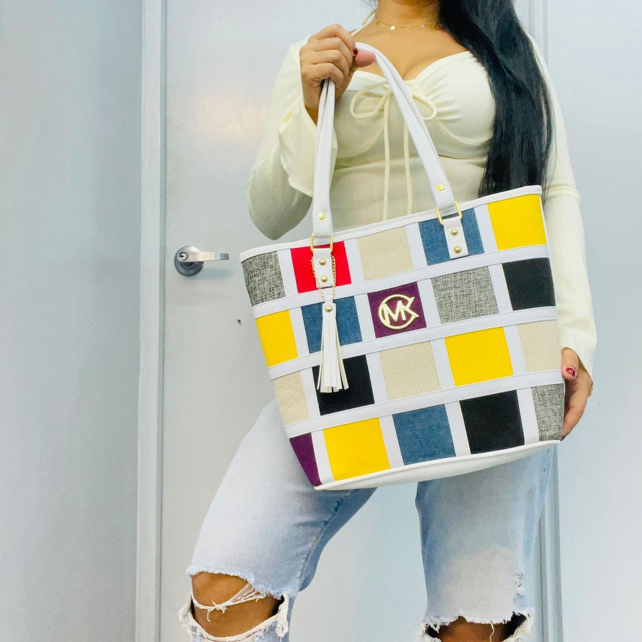 Bolso Michael Kors Edición Rihanna - Elegancia y Versatilidad en Colores Exclusivos