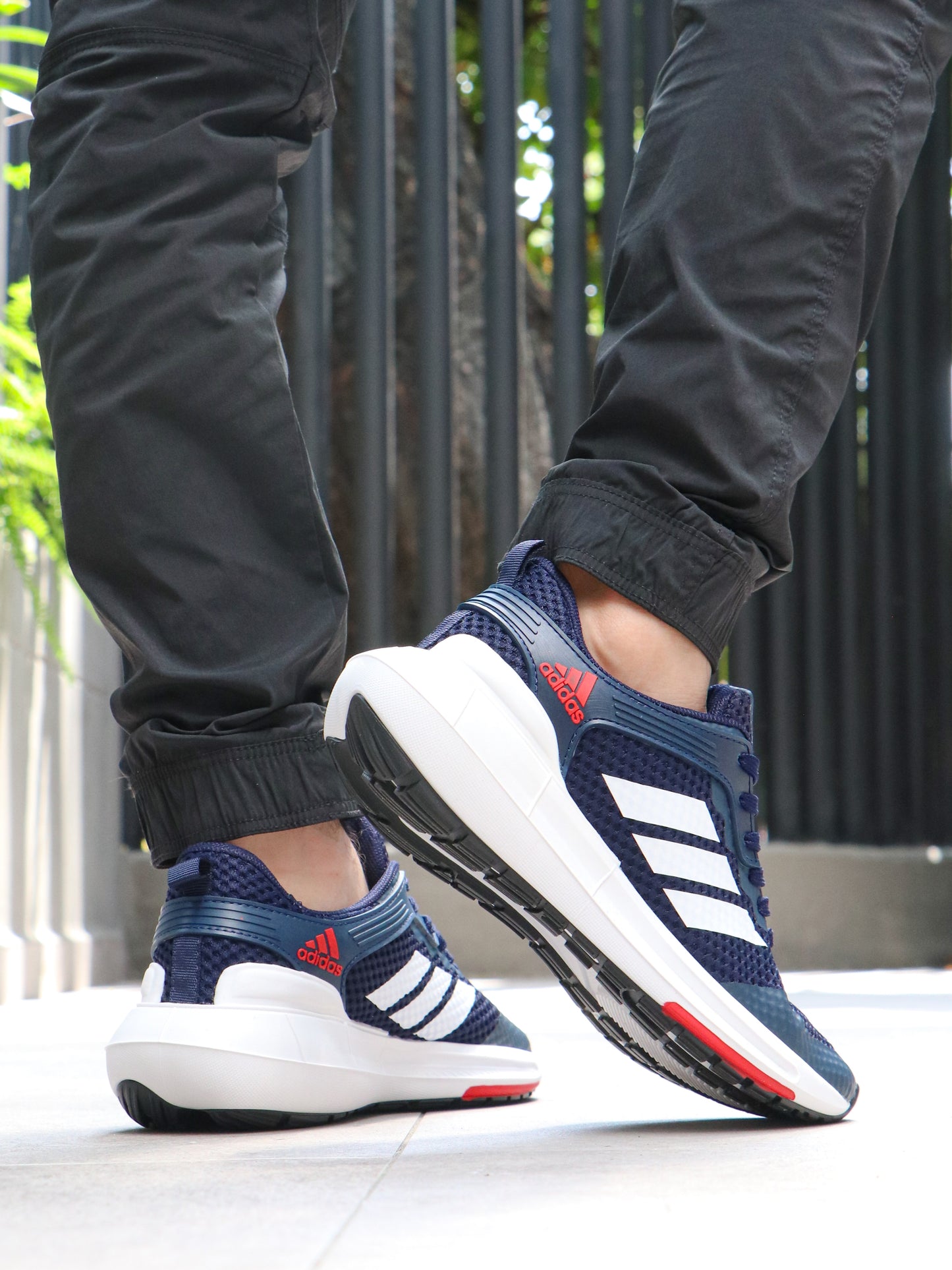 Tenis Adidas para Hombre – Comodidad y Estilo Deportivo