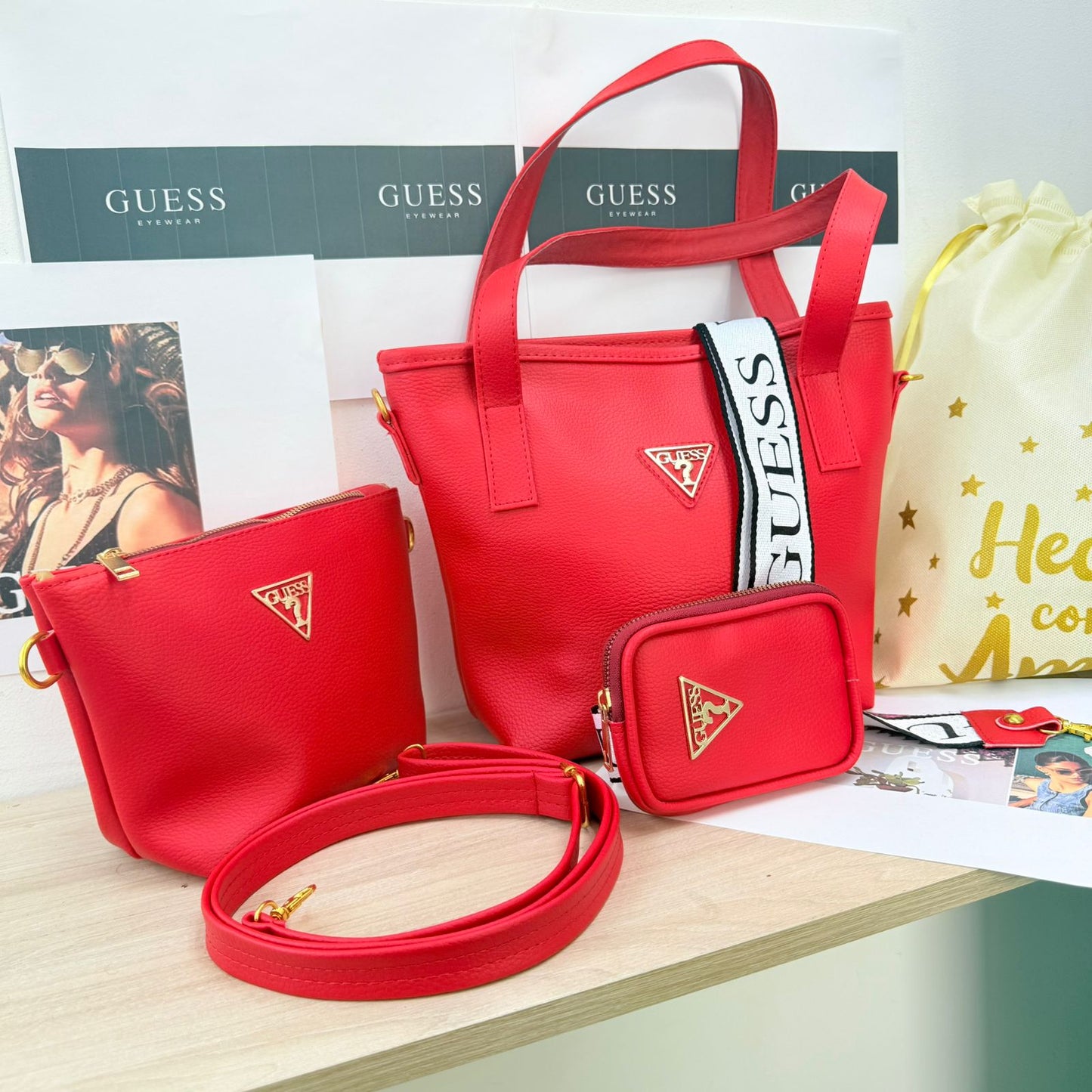 Set de Bolsos para Mujer Guess – Trio Elegante con Acabados Premium