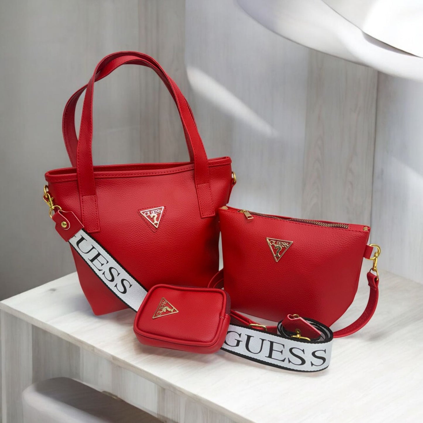 Set de Bolsos para Mujer Guess – Trio Elegante con Acabados Premium