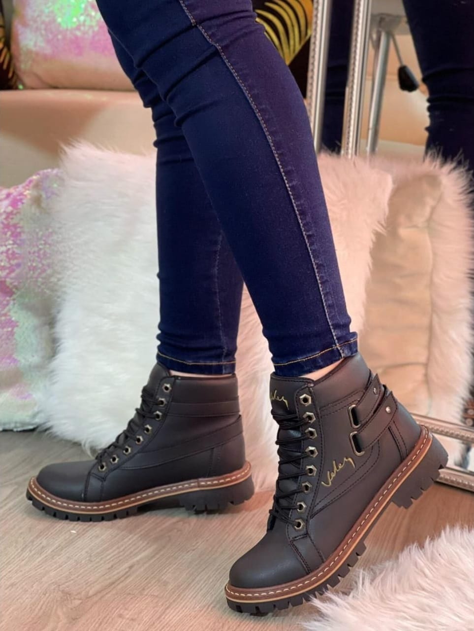 Bota Vélez Mujer con Doble Correa