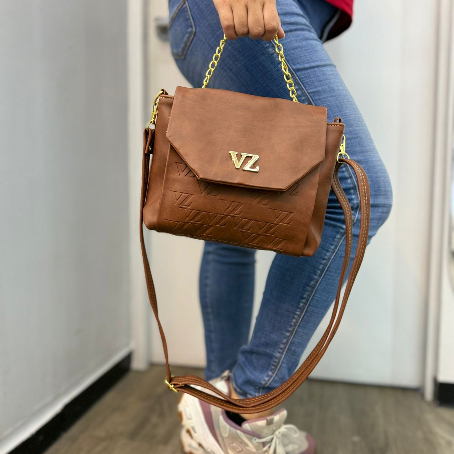 Bolso Vélez para Dama Edición Zoe – Diseño Elegante y Versátil