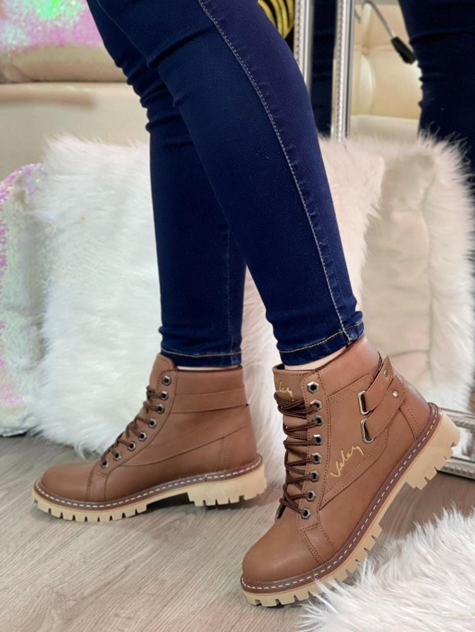 Bota Vélez Mujer con Doble Correa