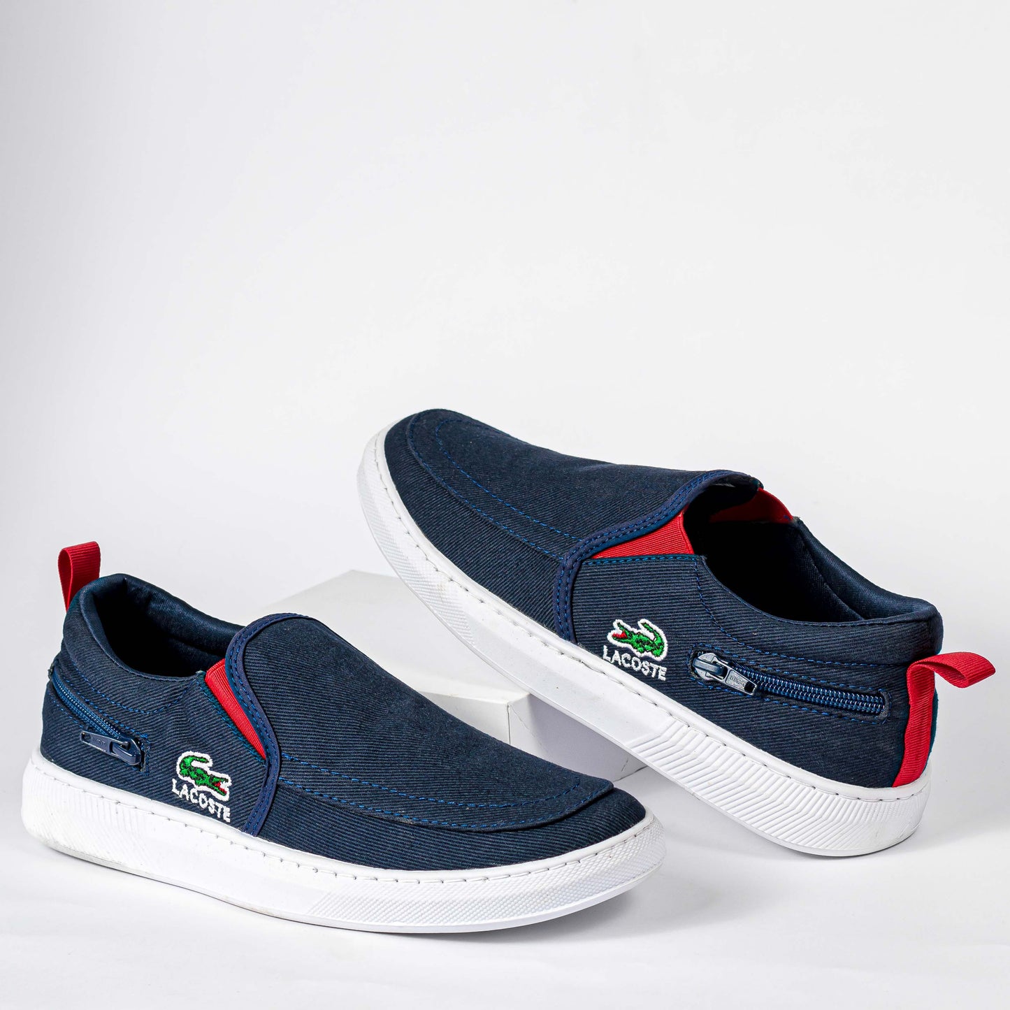 Tenis Casuales LACOSTE | Diseño Elegante y Confortable
